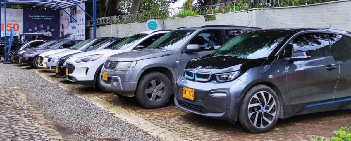Reforma tributaria de Bogotá: ¿subirán los precios de los carros y las motos en 2027? V12MAGAZINE La reforma tributaria de Bogotá traerá cambios para el sector automotor desde 2027, con nuevas tarifas de ICA que podrían impactar los precios de carros y motos en la ciudad. V12MAGAZINE