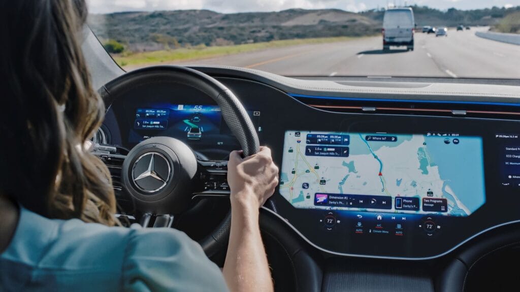 ¡NOVEDAD! LA INTELIGENCIA ARTIFICIAL LLEGA A LOS VEHÍCULOS DE MERCEDES ...