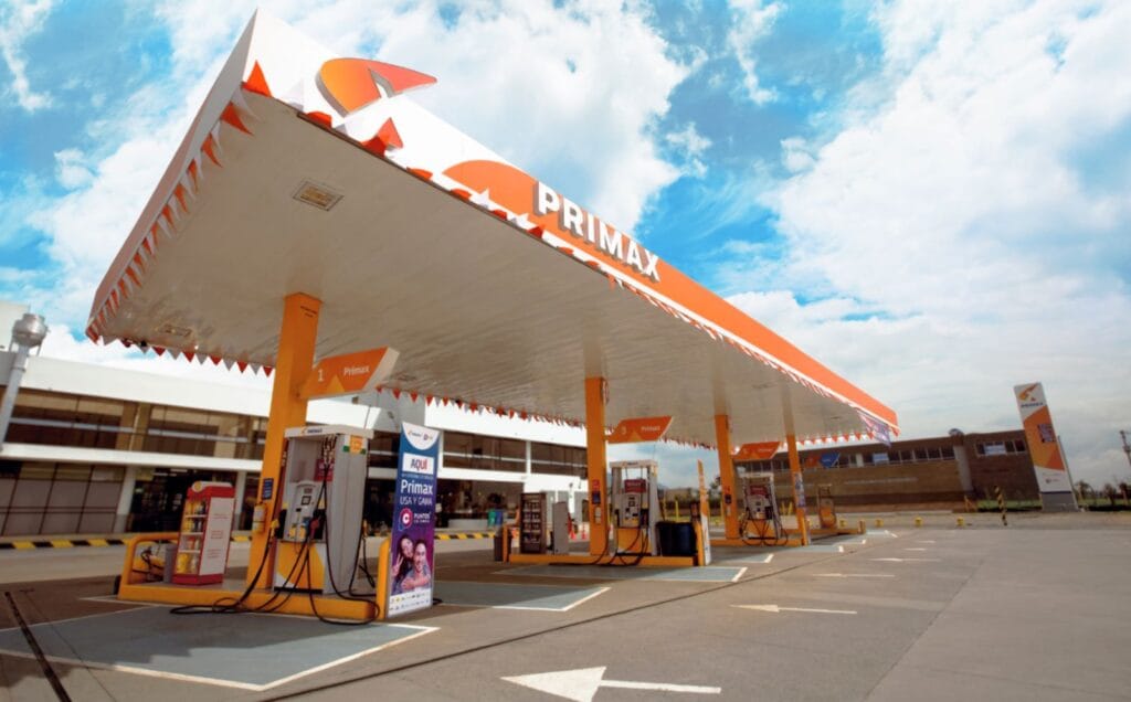 ¡AHORRE COMBUSTIBLE! SIGA ESTAS PRÁCTICAS Y AYUDARÁ A MEJORAR SUS FINANZAS V12MAGAZINE Los precios del combustible pueden fluctuar, pero una cosa es segura: todos queremos ahorrar gasolina y aliviar la carga para el bolsillo. V12MAGAZINE