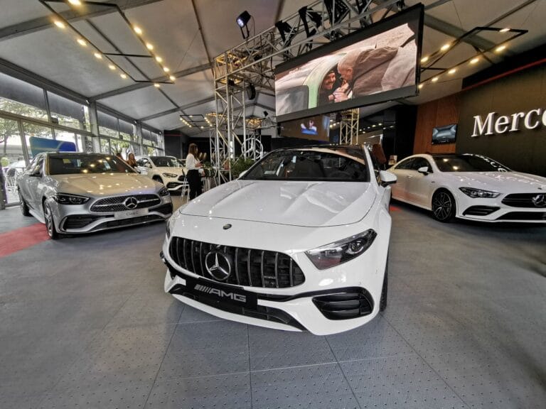 Exhibicion-interior-AutoShow-MercedesBenz-2023-Unicentro[1]