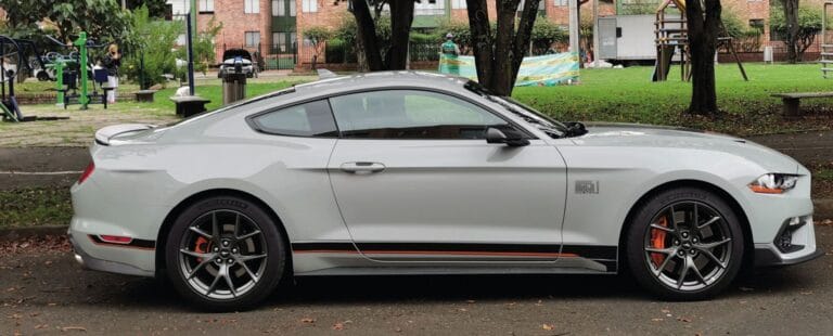 Ford-Mustang-Mach-1-foto-principal[1]