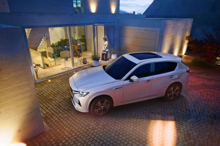 KHL1_KST8LA2_Mazda_CX-60_2023_versiones_Grand_Touring_LX_Blanco_Rhodium_Retocadas_vista-superior[1]