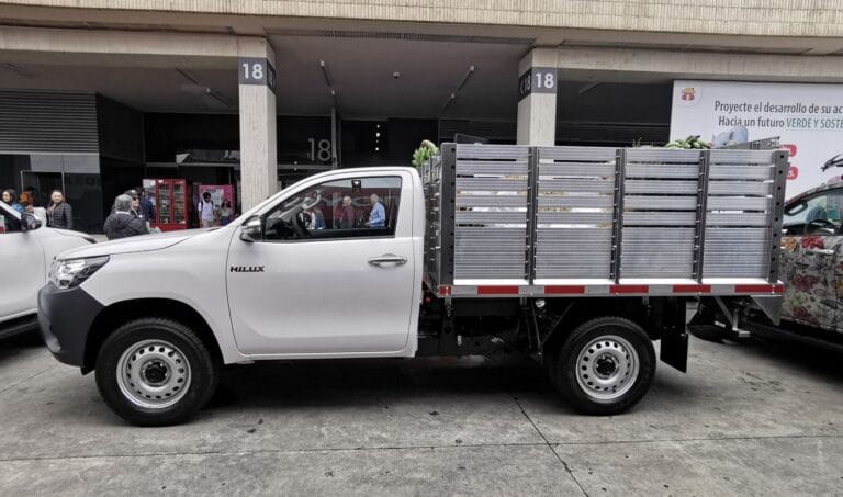 Toyota-Hilux-Cargomax-lateral[1]