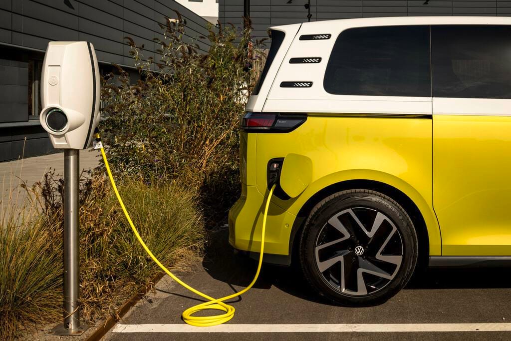 Volkswagen ID. Buzz: la travesía eléctrica que busca un Récord Guinness en Colombia V12MAGAZINE Volkswagen ID. Buzz en Colombia no fue una simple escala de ruta: fue el paso local de una expedición global que quiere poner a prueba hasta dónde puede llegar un vehículo eléctrico. V12MAGAZINE