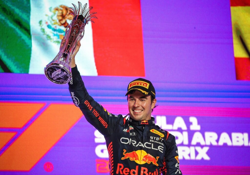 FIPA ELIGIÓ LOS MEJORES DE LATINOAMÉRICA. ESTOS SON LOS AUTOS GANADORES Y EL MEJOR PILOTO 2023 V12MAGAZINE La Federación Internacional de Periodistas del Automóvil, FIPA, eligió los ganadores “Auto del Año FIPA 2024” en sus diferentes categorías. Estos son los galardonados. V12MAGAZINE