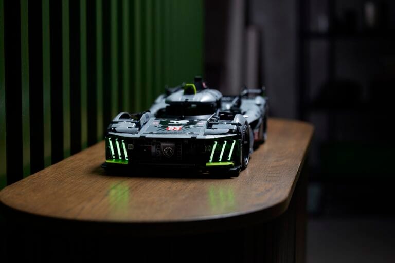 peugeot-hypercar-lego-3[1]