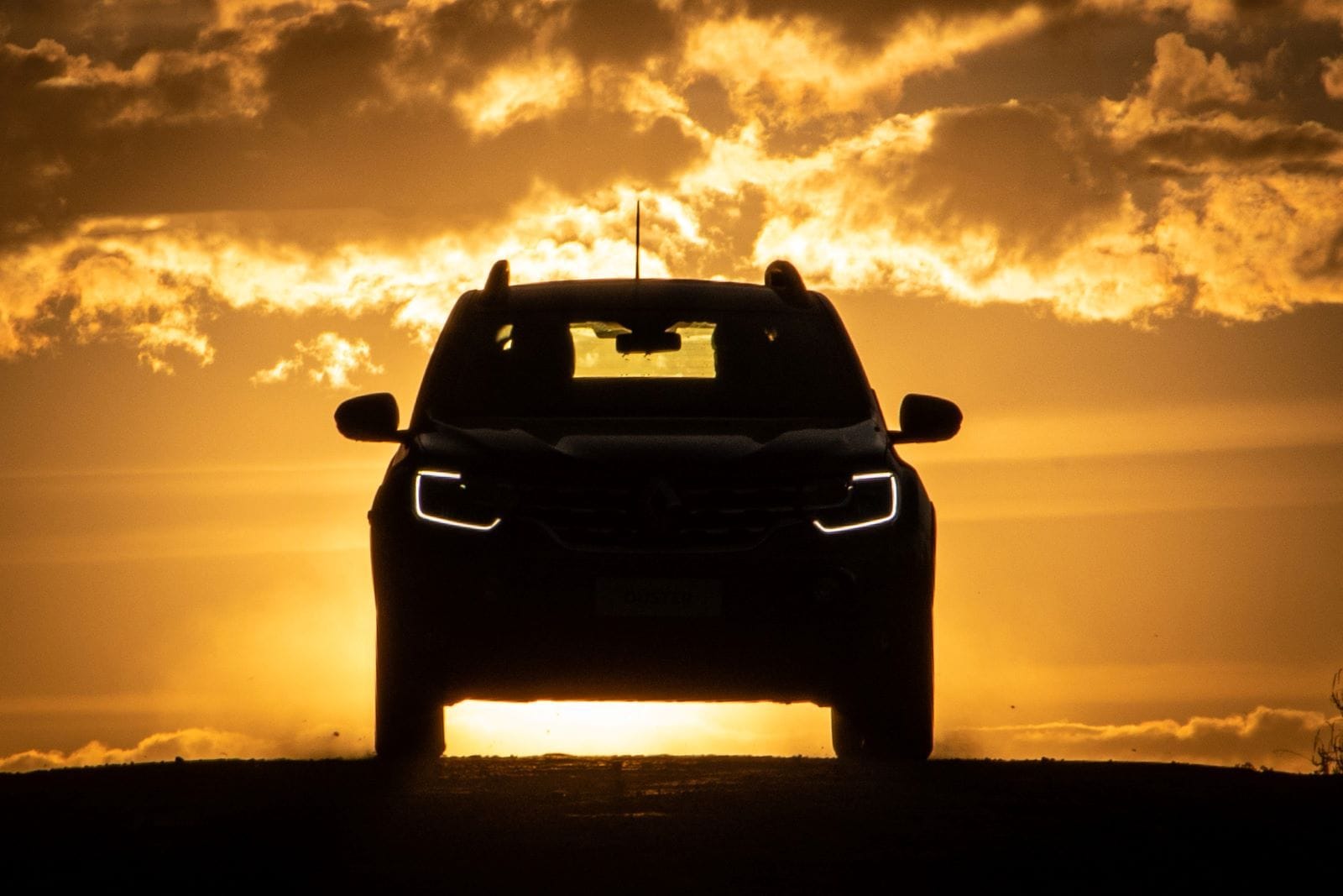 RENAULT-SOFASA SIGUE CONSOLIDANDO SU LIDERAZGO EN EL MERCADO COLOMBIANO V12MAGAZINE Con más de 2.100 unidades comercializada en agosto 2023, RENAULT-Sofasa recuperó el liderazgo en el mercado nacional. El acumulado del año es superior a las 18.000 unidades vendidas. V12MAGAZINE