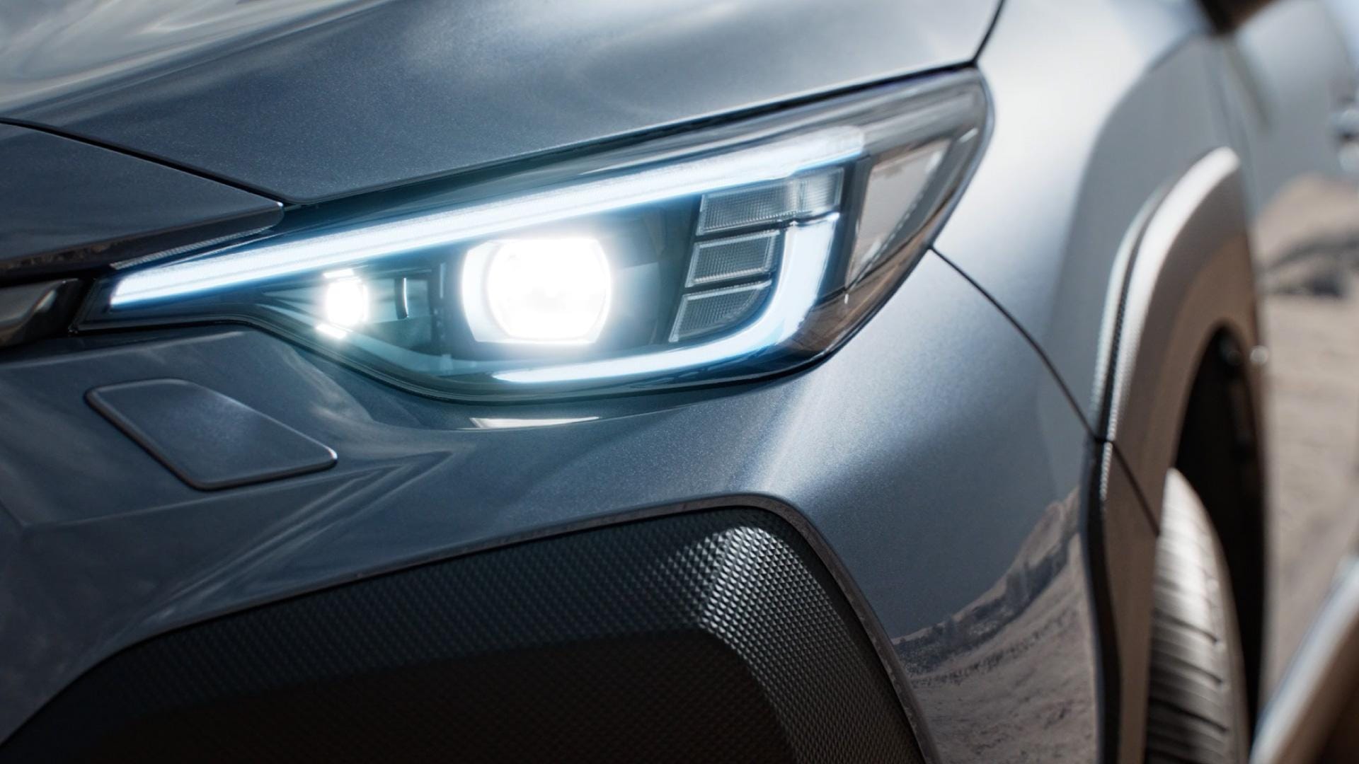 /* widget: Hotspots */
#uc_hotspot_elementor_e65e5f39
{ position:relative;
}
#uc_hotspot_elementor_e65e5f39 img
{ display:block; width:100%;
}
#uc_hotspot_elementor_e65e5f39 .ue-hotspot-icon
{ display:inline-block; line-height:1em;
}
#uc_hotspot_elementor_e65e5f39 .ue-hotspot-icon svg
{ height:1em; width:1em;
}
#uc_hotspot_elementor_e65e5f39 .spot
{ display:flex; align-items:center; justify-content:center; text-align:center; cursor:pointer; position:absolute; transform:translate(-50%,-50%); padding-right:10px; padding-left:10px; box-sizing:border-box; transition:0.5s; line-height:1em;
}
#uc_hotspot_elementor_e65e5f39 .spot:hover
{ transform:translate(-50%,-50%) scale(0.9,0.9);
}
#uc_hotspot_elementor_e65e5f39 .spot:before
{ content: ''; display: inline-block; position: absolute; top: -2px; left: -2px; bottom: -2px; right: -2px; border-radius: inherit; border-width:1px; border-style:solid; -webkit-animation: btnIconRipple 2s cubic-bezier(0.23, 1, 0.32, 1) both infinite; animation: btnIconRipple 2s cubic-bezier(0.23, 1, 0.32, 1) both infinite;
}
@keyframes btnIconRipple { 0% { border-width: 4px; transform: scale(1); } 80% { border-width: 1px; transform: scale(1.35); } 100% { opacity: 0; }
}
#uc_hotspot_elementor_e65e5f39 .tooltipster-base
{ max-width:300px;
}
.tooltipster-sidetip .tooltipster-box { background: #000000 !important; border: 3px solid #000000 !important;
}
.tooltipster-sidetip .tooltipster-content
{ color: #ffffff !important;
}
.tooltipster-sidetip.tooltipster-bottom .tooltipster-arrow-background { border-bottom-color: #000000 !important;
}
.tooltipster-sidetip.tooltipster-left .tooltipster-arrow-background { border-left-color: #000000 !important;
}
.tooltipster-sidetip.tooltipster-right .tooltipster-arrow-background { border-right-color: #000000 !important;
}
.tooltipster-sidetip.tooltipster-top .tooltipster-arrow-background { border-top-color: #000000 !important;
}
.tooltipster-sidetip.tooltipster-bottom .tooltipster-arrow-border { border-bottom-color: #000000 !important;
}
.tooltipster-sidetip.tooltipster-left .tooltipster-arrow-border { border-left-color: #000000 !important;
}
.tooltipster-sidetip.tooltipster-right .tooltipster-arrow-border { border-right-color: #000000 !important;
}
.tooltipster-sidetip.tooltipster-top .tooltipster-arrow-border { border-top-color: #000000 !important;
}
.ue-popup-overlay
{ position:fixed; top:0; bottom:0; right:0; left:0; width:100%; display:none;
}
.item-popup
{ display:none; background-color:white; position:absolute; top:50%; left:50%; transform:translate(-50%,-50%); z-index:100000000;
}
.item-popup-title
{ justify-content:space-between; align-items:center; display:flex;
}
.item-popup-close
{ cursor:pointer;
}
.item-popup-text
{ padding:20px;
}
#uc_hotspot_elementor_e65e5f39 #uc_hotspot_elementor_e65e5f39_item1
{ text-decoration:none;
}
#uc_hotspot_elementor_e65e5f39 #uc_hotspot_elementor_e65e5f39_item2
{ text-decoration:none;
}
#uc_hotspot_elementor_e65e5f39 #uc_hotspot_elementor_e65e5f39_item3
{ text-decoration:none;
}
#uc_hotspot_elementor_e65e5f39 #uc_hotspot_elementor_e65e5f39_item4
{ text-decoration:none;
}
#uc_hotspot_elementor_e65e5f39 #uc_hotspot_elementor_e65e5f39_item5
{ text-decoration:none;
}
#uc_hotspot_elementor_e65e5f39 #uc_hotspot_elementor_e65e5f39_item6
{ text-decoration:none;
} <p> +1 +2 +3 +4 +5 +6 DIMENSIONES X + Largo: 4,46 m + Ancho: 1.80 m + Alto: 1.61 m + Distancia entre ejes: 2.66 m + Volumen de carga: 345 litros FRONTAL X El nuevo diseño transmite aventura expresado a través de una parrilla hexagonal sin marco, faros afilados compactos con luces LED y luces exploradoras también en tecnología LED para las versiones superior, una carrocería más escultural y una postura de hombros anchos. ESTILO LATERAL X La ascendente línea de cintura, junto con el revestimiento de los pasos de rueda, las funcionales barras de techo acentúan su carácter y, a la vez, proporcionan un fuerte contraste con el color de la carrocería. ZONA POSTERIOR X En la parte trasera, hay elementos diferenciales como las luces en forma de C, un alerón superior, así como un protector negro con barras en la parte inferior que acentúan la anchura de este SUV. AERODINÁMICA X Varias mejoras aerodinámicas favorecen el rendimiento y la estabilidad del Crosstrek. Una salida de aire en el borde posterior de la abertura de la rueda delantera contribuye a la estabilidad de la conducción. Mientras que otra salida, a cada lado de la defensa trasera, ayuda a reducir el balanceo de la carrocería. ÁREA DE CARGA X El volumen del baúl es de 345 litros y con los asientos plegables 60/40 la capacidad aumenta a 1.340 litros.</p>
/* widget: Hotspots */
#uc_hotspot_elementor_39e114610
{ position:relative;
}
#uc_hotspot_elementor_39e114610 img
{ display:block; width:100%;
}
#uc_hotspot_elementor_39e114610 .ue-hotspot-icon
{ display:inline-block; line-height:1em;
}
#uc_hotspot_elementor_39e114610 .ue-hotspot-icon svg
{ height:1em; width:1em;
}
#uc_hotspot_elementor_39e114610 .spot
{ display:flex; align-items:center; justify-content:center; text-align:center; cursor:pointer; position:absolute; transform:translate(-50%,-50%); padding-right:10px; padding-left:10px; box-sizing:border-box; transition:0.5s; line-height:1em;
}
#uc_hotspot_elementor_39e114610 .spot:hover
{ transform:translate(-50%,-50%) scale(0.9,0.9);
}
#uc_hotspot_elementor_39e114610 .spot:before
{ content: ''; display: inline-block; position: absolute; top: -2px; left: -2px; bottom: -2px; right: -2px; border-radius: inherit; border-width:1px; border-style:solid; -webkit-animation: btnIconRipple 2s cubic-bezier(0.23, 1, 0.32, 1) both infinite; animation: btnIconRipple 2s cubic-bezier(0.23, 1, 0.32, 1) both infinite;
}
@keyframes btnIconRipple { 0% { border-width: 4px; transform: scale(1); } 80% { border-width: 1px; transform: scale(1.35); } 100% { opacity: 0; }
}
#uc_hotspot_elementor_39e114610 .tooltipster-base
{ max-width:300px;
}
.tooltipster-sidetip .tooltipster-box { background: #000000 !important; border: 3px solid #000000 !important;
}
.tooltipster-sidetip .tooltipster-content
{ color: #ffffff !important;
}
.tooltipster-sidetip.tooltipster-bottom .tooltipster-arrow-background { border-bottom-color: #000000 !important;
}
.tooltipster-sidetip.tooltipster-left .tooltipster-arrow-background { border-left-color: #000000 !important;
}
.tooltipster-sidetip.tooltipster-right .tooltipster-arrow-background { border-right-color: #000000 !important;
}
.tooltipster-sidetip.tooltipster-top .tooltipster-arrow-background { border-top-color: #000000 !important;
}
.tooltipster-sidetip.tooltipster-bottom .tooltipster-arrow-border { border-bottom-color: #000000 !important;
}
.tooltipster-sidetip.tooltipster-left .tooltipster-arrow-border { border-left-color: #000000 !important;
}
.tooltipster-sidetip.tooltipster-right .tooltipster-arrow-border { border-right-color: #000000 !important;
}
.tooltipster-sidetip.tooltipster-top .tooltipster-arrow-border { border-top-color: #000000 !important;
}
.ue-popup-overlay
{ position:fixed; top:0; bottom:0; right:0; left:0; width:100%; display:none;
}
.item-popup
{ display:none; background-color:white; position:absolute; top:50%; left:50%; transform:translate(-50%,-50%); z-index:100000000;
}
.item-popup-title
{ justify-content:space-between; align-items:center; display:flex;
}
.item-popup-close
{ cursor:pointer;
}
.item-popup-text
{ padding:20px;
}
#uc_hotspot_elementor_39e114610 #uc_hotspot_elementor_39e114610_item1
{ text-decoration:none;
}
#uc_hotspot_elementor_39e114610 #uc_hotspot_elementor_39e114610_item2
{ text-decoration:none;
}
#uc_hotspot_elementor_39e114610 #uc_hotspot_elementor_39e114610_item3
{ text-decoration:none;
}
#uc_hotspot_elementor_39e114610 #uc_hotspot_elementor_39e114610_item4
{ text-decoration:none;
}
#uc_hotspot_elementor_39e114610 #uc_hotspot_elementor_39e114610_item5
{ text-decoration:none;
}
#uc_hotspot_elementor_39e114610 #uc_hotspot_elementor_39e114610_item6
{ text-decoration:none;
} <p> +1 +2 +3 +4 +5 +6 DIMENSIONES X + Largo: 4,46 m + Ancho: 1.80 m + Alto: 1.61 m + Distancia entre ejes: 2.66 m + Volumen de carga: 345 litros FRONTAL X El nuevo diseño transmite aventura expresado a través de una parrilla hexagonal sin marco, faros afilados compactos con luces LED y luces exploradoras también en tecnología LED para las versiones superior, una carrocería más escultural y una postura de hombros anchos. ESTILO LATERAL X La ascendente línea de cintura, junto con el revestimiento de los pasos de rueda, las funcionales barras de techo acentúan su carácter y, a la vez, proporcionan un fuerte contraste con el color de la carrocería. ZONA POSTERIOR X En la parte trasera, hay elementos diferenciales como las luces en forma de C, un alerón superior, así como un protector negro con barras en la parte inferior que acentúan la anchura de este SUV. AERODINÁMICA X Varias mejoras aerodinámicas favorecen el rendimiento y la estabilidad del Crosstrek. Una salida de aire en el borde posterior de la abertura de la rueda delantera contribuye a la estabilidad de la conducción. Mientras que otra salida, a cada lado de la defensa trasera, ayuda a reducir el balanceo de la carrocería. ÁREA DE CARGA X El volumen del baúl es de 345 litros y con los asientos plegables 60/40 la capacidad aumenta a 1.340 litros.</p>
/* widget: Simple Popup */
body.uc-active{ overflow-y: hidden;
} #uc_simple_popup_elementor_9733bfb11 .ue-simple-popup-wrapper > *{ pointer-events: none; }
#uc_simple_popup_elementor_9733bfb11 .ue-simple-popup-inner{ position: relative;
}
#uc_simple_popup_elementor_9733bfb11 .ue-simple-popup-wrapper{ overflow-y:auto; max-height: 100vh;
}
#uc_simple_popup_elementor_9733bfb11 .uc-editor-message.uc-error{ padding:10px; font-size:14px; color: red;
}
#uc_simple_popup_elementor_9733bfb11 .ue-simple-popup-btn
{ display:flex; align-items:center;
}
#uc_simple_popup_elementor_9733bfb11 .ue-simple-popup-btn-icon
{ line-height:1em;
}
#uc_simple_popup_elementor_9733bfb11 .ue-simple-popup-btn-icon svg
{ height:1em; width:1em;
}
#uc_simple_popup_elementor_9733bfb11 .ue-simple-popup-overlay{ position: fixed; top:0; bottom:0; right:0; left:0; width:100%; z-index:100; display:flex; opacity: 0; pointer-events: none;
}
#uc_simple_popup_elementor_9733bfb11 .ue-simple-popup-overlay.uc-active{ opacity: 1; pointer-events: all;
}
#uc_simple_popup_elementor_9733bfb11 .ue-simple-popup-close{ position:absolute; line-height:1em; cursor:pointer; display:flex; align-items:center; justify-content:center; z-index:1000; right: 10px; top: 10px;
}
#uc_simple_popup_elementor_9733bfb11 .ue-simple-popup-trigger{ display: inline-block;
}
@media screen and (max-width: 1024px) { #uc_simple_popup_elementor_9733bfb11 .ue-simple-popup-close{ right: px; top: px; }
}
@media screen and (max-width: 767px) { #uc_simple_popup_elementor_9733bfb11 .ue-simple-popup-close{ right: px; top: px; }
} <p> 360° </p>
<p> Pág 5 / 42 </p>
VISTA EXTERIOR 360 SUBARU CROSSTREK /* widget: Expanding Content Cards */
@keyframes uc_expanding_content_cards_elementor_033318f12__item-animation { 0% { filter: blur(4px); opacity: 0; } 100% { filter: blur(0px); opacity: 1; }
}
#uc_expanding_content_cards_elementor_033318f12 .ue_option{ opacity:0;
}
#uc_expanding_content_cards_elementor_033318f12 .uc-entrance-animate { opacity:1;
}
#uc_expanding_content_cards_elementor_033318f12 .uc-entrance-animate { animation: uc_expanding_content_cards_elementor_033318f12__item-animation 0.6s cubic-bezier(0.470, 0.000, 0.745, 0.715) both;
}
#uc_expanding_content_cards_elementor_033318f12.exp-wrapper { box-sizing: border-box; display: flex; flex-direction: row; justify-content: center; align-items: center;
}
#uc_expanding_content_cards_elementor_033318f12.exp-wrapper{ width:100%;
}
#uc_expanding_content_cards_elementor_033318f12.exp-wrapper .ue_options { display: flex; align-items: center; flex-direction: row; justify-content: center; min-width: 200px; width:100%;
}
#uc_expanding_content_cards_elementor_033318f12.exp-wrapper .ue_options .ue_option { box-sizing: border-box; display: flex; position: relative; overflow: hidden; cursor: pointer; justify-content: center; background-position: center; background-repeat: no-repeat; background-size: cover;
}
#uc_expanding_content_cards_elementor_033318f12.exp-wrapper .ue_options .ue_option.active { flex-grow: 10000;
}
#uc_expanding_content_cards_elementor_033318f12.exp-wrapper .ue_options .ue_option:not(.active) { justify-content: center;
}
#uc_expanding_content_cards_elementor_033318f12.exp-wrapper .ue_options .ue_option .ue_shadow { position: absolute; bottom: 0px; left: 0px; right: 0px; height: 100%; z-index:1; transition: 800ms;
}
#uc_expanding_content_cards_elementor_033318f12.exp-wrapper .ue_option:not(.active) .ue_label { align-items: center;
}
#uc_expanding_content_cards_elementor_033318f12.exp-wrapper .ue_options .ue_option .ue_label { display: flex; z-index:2; transition: 0.5s cubic-bezier(0.05, 0.61, 0.41, 0.95);
}
#uc_expanding_content_cards_elementor_033318f12.exp-wrapper .ue_options .ue_option.active .ue_label{ animation-name: sub-content-fade; animation-duration: 800ms;
}
@keyframes sub-content-fade{ 0% {opacity:0;} 80% {opacity:0;} 100% {opacity:1;}
}
#uc_expanding_content_cards_elementor_033318f12.exp-wrapper .ue_options .ue_option.active .ue_label .ue_info > div { left: 0px; width:100%;
}
#uc_expanding_content_cards_elementor_033318f12.exp-wrapper .ue_options .ue_option:not(.active) .ue_label .ue_info > div { left: 0px; opacity: 0; width: 0px; height: 0px; transition: width 0ms;
}
#uc_expanding_content_cards_elementor_033318f12.exp-wrapper .ue_options .ue_option .ue_label .ue_info > div { position: relative; transition: 0.5s cubic-bezier(0.05, 0.61, 0.41, 0.95), opacity 0.5s ease-out;
}
#uc_expanding_content_cards_elementor_033318f12.exp-wrapper .ue_options .ue_option .ue_label .ue_info { display: flex; align-items: center; justify-content: center;
}
@media screen and (max-width: 520px) {
#uc_expanding_content_cards_elementor_033318f12.exp-wrapper .ue_options { display: grid;
}
#uc_expanding_content_cards_elementor_033318f12.exp-wrapper .ue_options .ue_option{ width: 100%;
}
#uc_expanding_content_cards_elementor_033318f12.exp-wrapper .ue_options .ue_option:not(.active) .ue_label .ue_info > div { opacity:1; width:100%; height:auto;
}
#uc_expanding_content_cards_elementor_033318f12.exp-wrapper .ue_options .ue_option:not(.active) .ue_label .ue_sub { height:auto;
}
} <p> Oasis Blue Crystal Black Silica Ice Silver Metallic Offshore Blue Metallic Pure Red Sapphire Blue Pearl </p> V12MAGAZINE