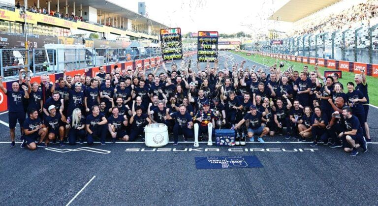 RED BULL CAMPEON DE CONSTRUCTORES