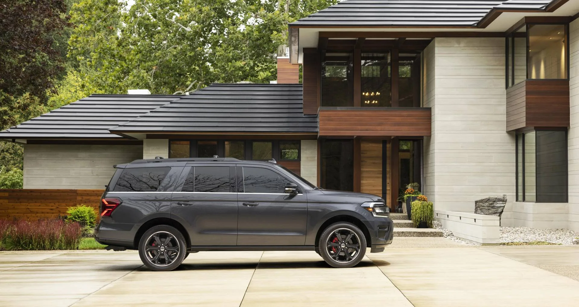 Ford Recalling 312,000 Trucks, SUVs with Brake Booster Issue, image size:1920x1018