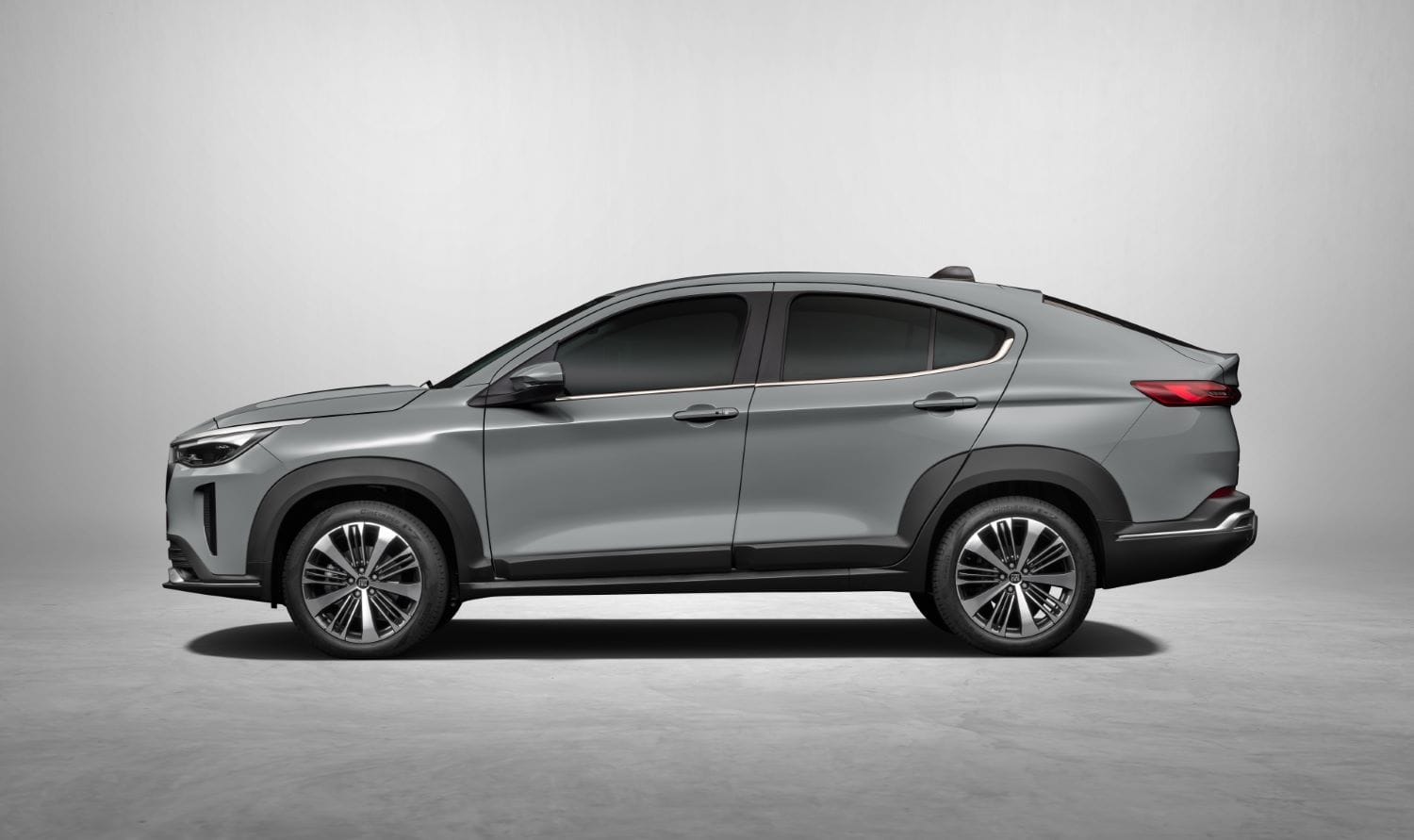 FIAT FASTBACK: EL CROSSOVER TIPO COUPÉ QUE BUSCA REVOLUCIONAR EL MERCADO COLOMBIANO V12MAGAZINE Fiat Fastback es un SUV diseñado especialmente para el mercado latinoamericano, llega a Colombia en su versión Audace. V12MAGAZINE