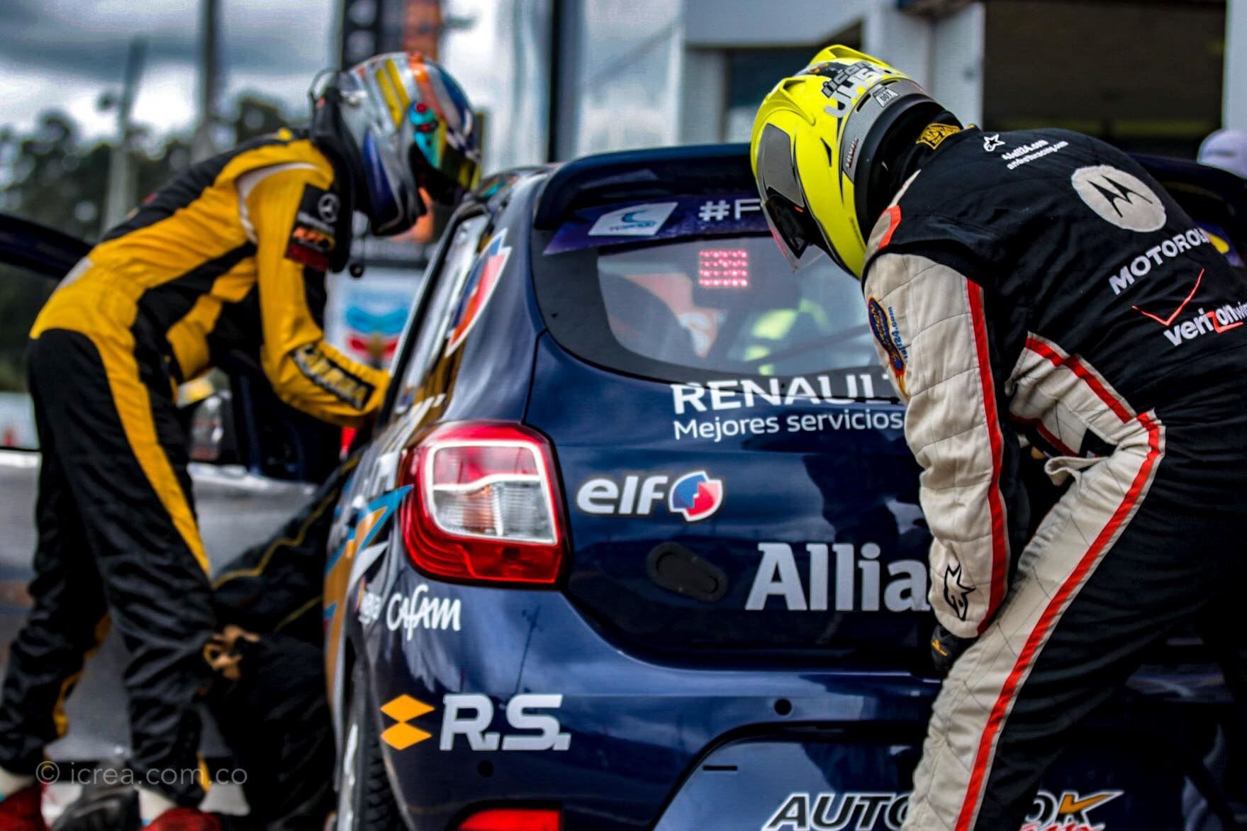 TC 2000 COLOMBIA, LA PRINCIPAL COMPETENCIA AUTOMOVILÍSTICA DEL PAÍS, CELEBRA SU CARRERA 1000 V12MAGAZINE El TC 2000 Colombia se convirtió en el campeonato clave para fortalecer el automovilismo local, lanzando grandes pilotos a las pistas del mundo. V12MAGAZINE