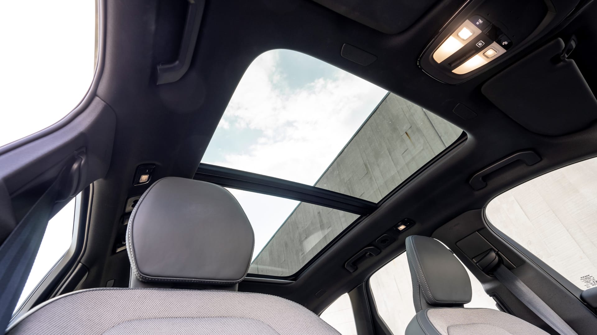 RV-8-XC60T8-E-I-I V12MAGAZINE ASIENTOS V12MAGAZINE