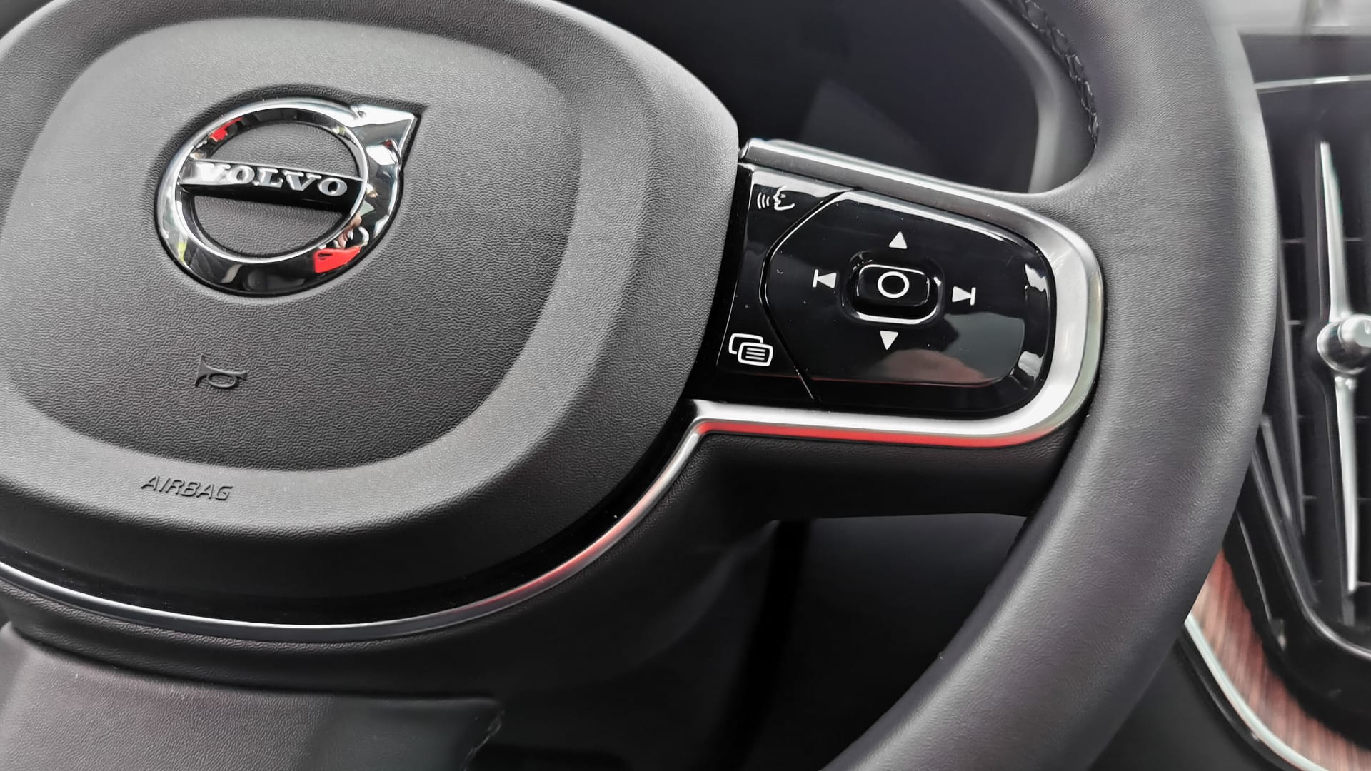 RV-8-XC60T8-E-I-I V12MAGAZINE ASIENTOS V12MAGAZINE