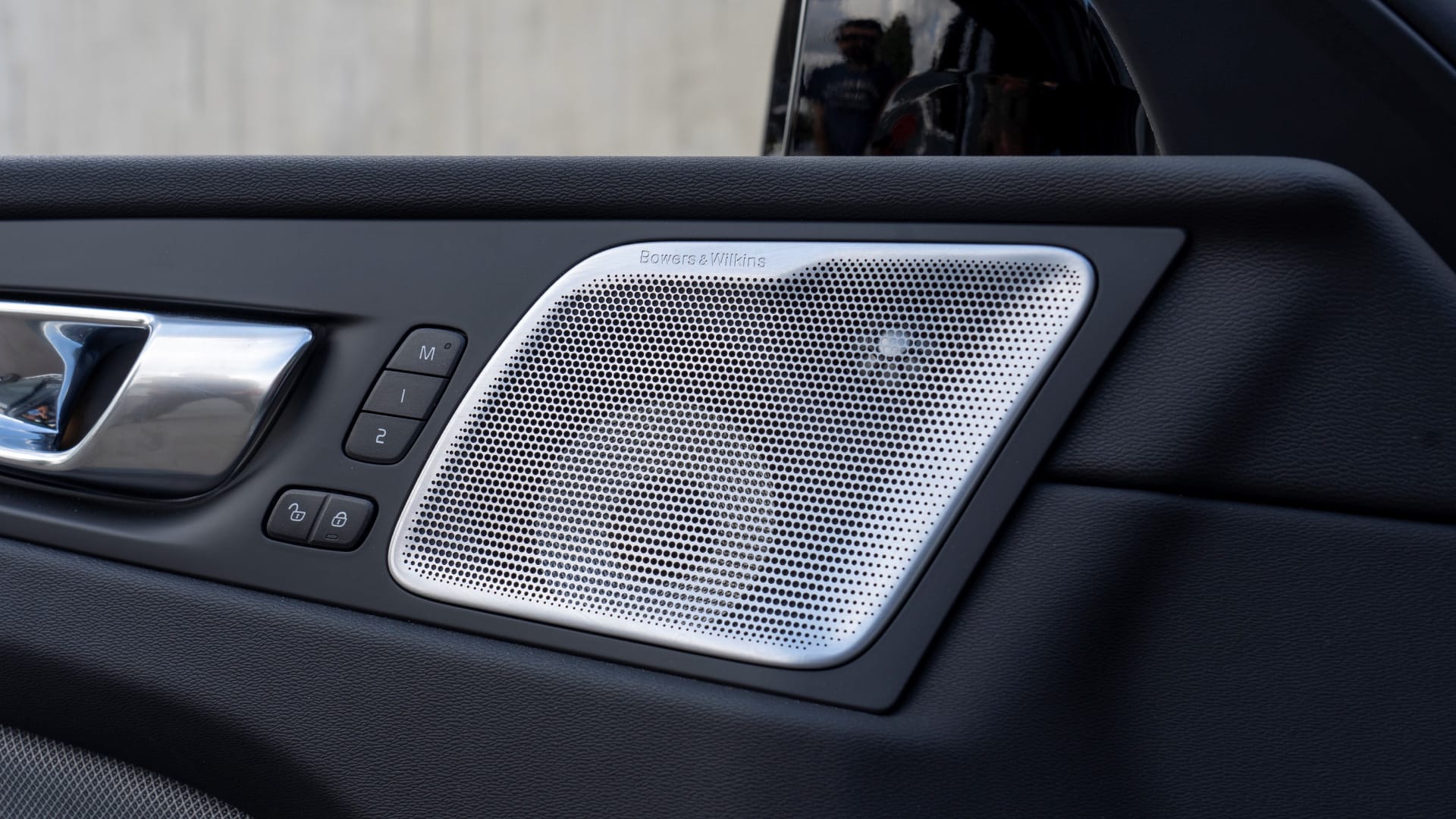 RV-8-XC60T8-E-I-I V12MAGAZINE ASIENTOS V12MAGAZINE