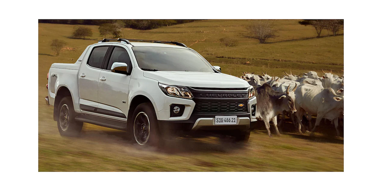 CHEVROLET GANA EN CUATRO CATEGORÍAS DE LOS PREMIOS VÍA EN SU DÉCIMA VERSIÓN V12MAGAZINE Durante la décima edición de los Premios Vía, una iniciativa liderada por Fasecolda y Cesvi, Chevrolet se destacó como una de las marcas líderes en la industria automotriz colombiana, recibiendo cuatro premios que subrayan su compromiso con la calidad, seguridad y la innovación. V12MAGAZINE