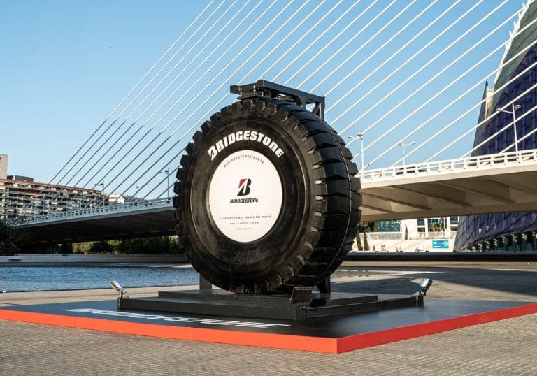 LIGHT D - BANG - REENCAUHE- DANDA DE RODAMEINTO - BRIDGESTONE