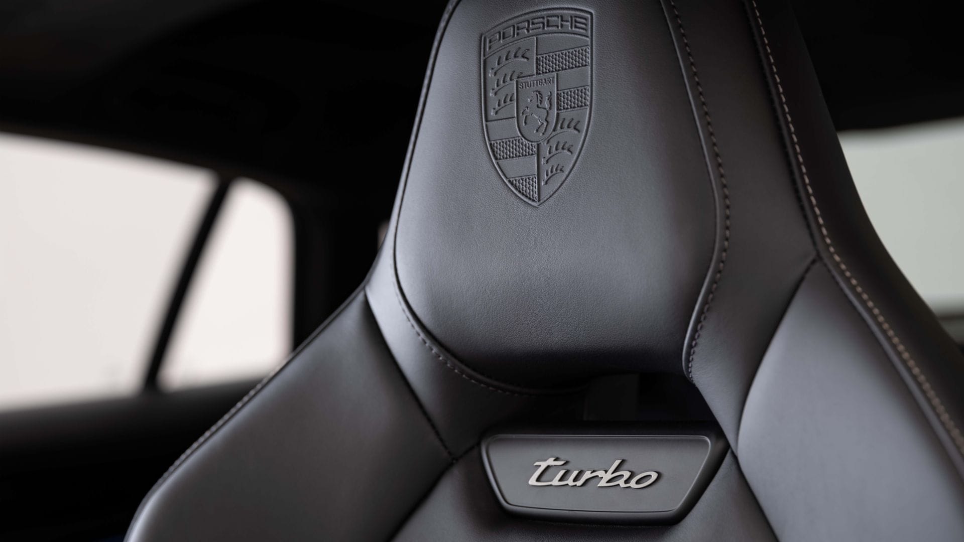 PORSCHE PANAMERA 2024: LA BERLINA QUE LO TIENE TODO. REPASO POR LAS NOVEDADES DE LA TERCERA GENERACIÓN. V12MAGAZINE Porsche Panamera 2024 (tercera generación) se caracteriza por ofrecer una gama más variada, nuevas unciones digitales y un diseño expresivo. V12MAGAZINE