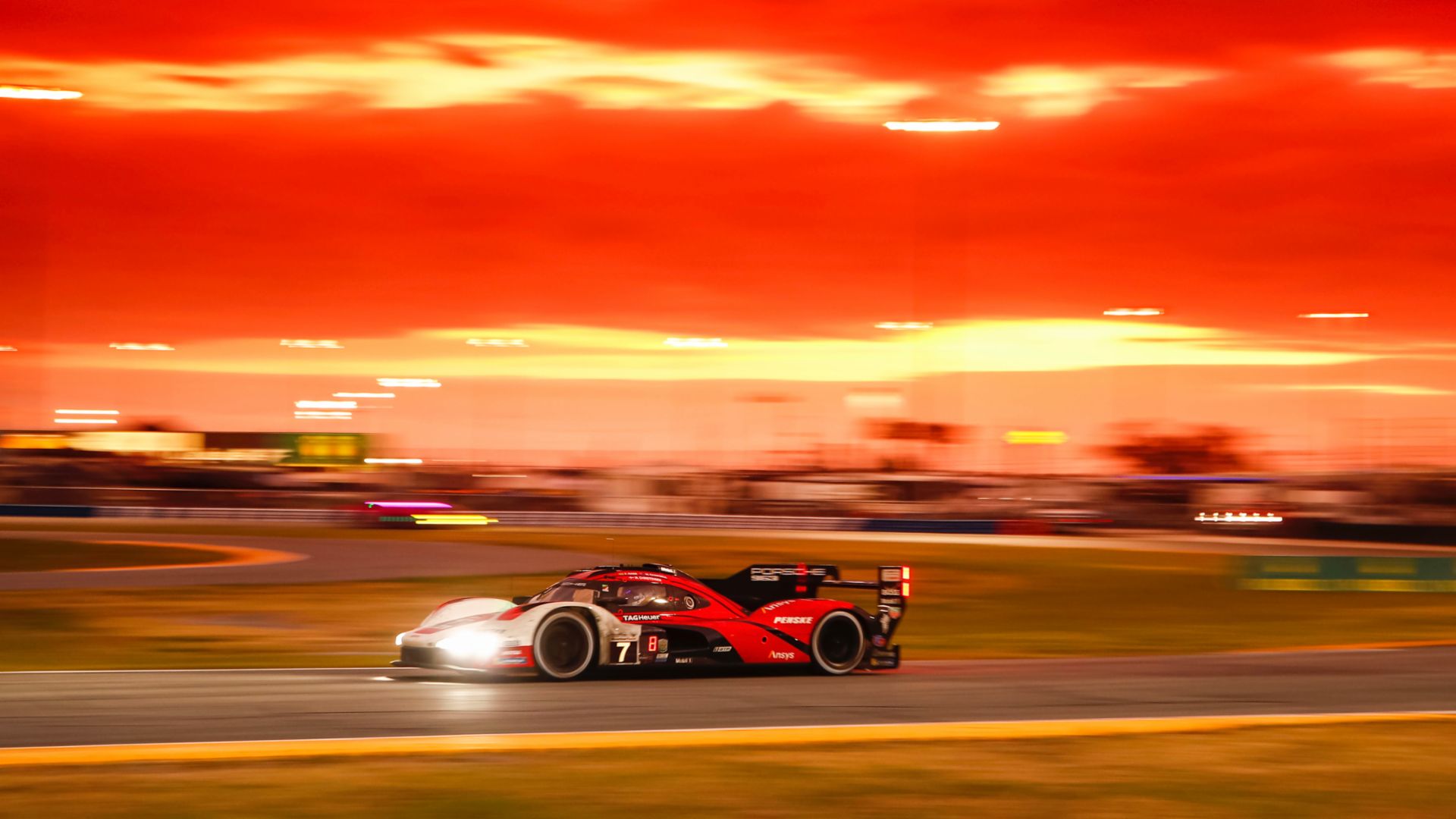 Las 24 horas de Daytona es la prueba inaugural del Campeonato IMSA IMSA WeatherTech SportsCar y el equipo oficial compite con dos Porsche 963. V12MAGAZINE