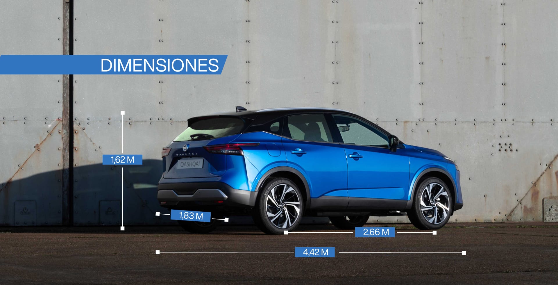 La QASHQAI ofrece proporciones ideales para la familia. Dispone de una paleta de colores vibrantes y una oferta de colores bitono, así como detalles modernos como faros de iluminación led, rieles de aluminio en el techo, sensores de proximidad, antena tipo aleta de tiburón y apertura de puerta de baúl con el sistema manos libres. V12MAGAZINE