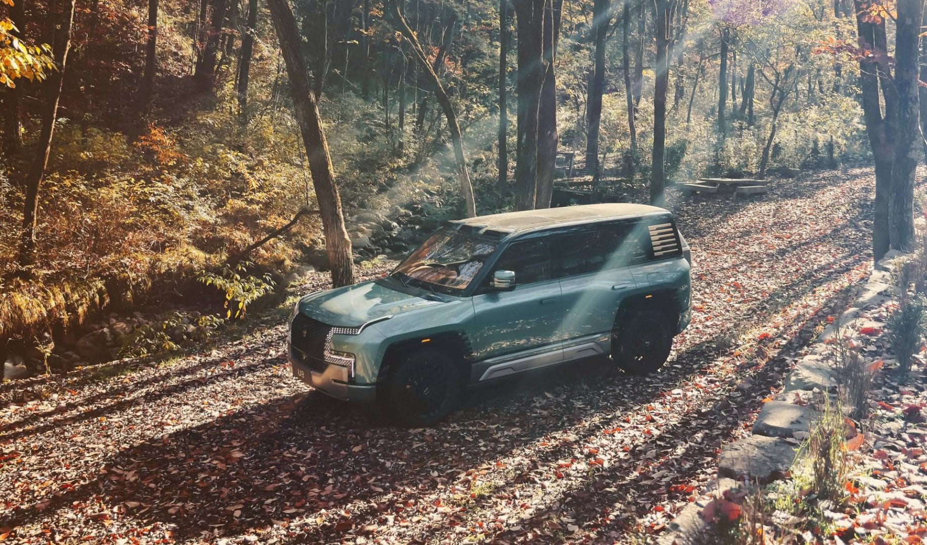BYD ES UN FENÓMENO MUNDIAL, SUPERA LOS 3 MILLONES DE UNIDADES VENDIDAS EN 2023 V12MAGAZINE BYD lidera el mercado mundial de vehículos enchufables y figura por vez primera entre los 10 mayores fabricantes de autos del mundo. V12MAGAZINE