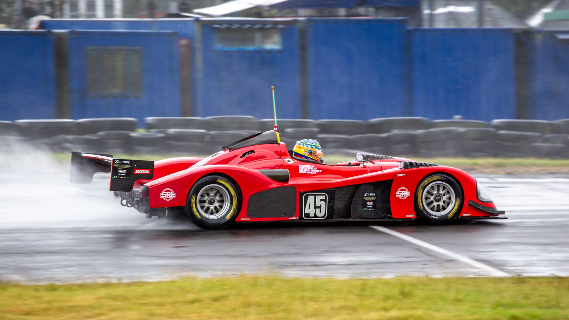 LA ESCUDERÍA SESANA RACING TEAM, CON EL PROTOTIPO WEST #45, GANÓ LA EDICIÓN 38 DE LAS 6 HORAS DE BOGOTÁ V12MAGAZINE El equipo Sesana Racing Team estuvo conformado por Juan Manuel González, Óscar Tunjo, Jaime Guerrero y Nicolás Baptiste. V12MAGAZINE