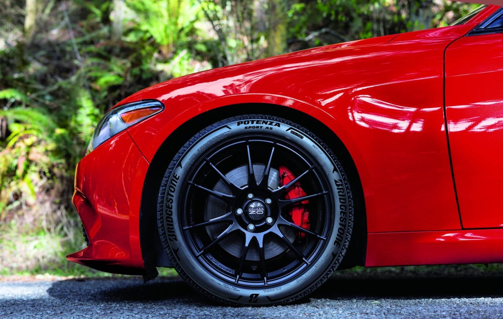 ¿LLANTAS PREMIUM O ECONÓMICAS? UNA ELECCIÓN QUE IMPACTA EN LA CONDUCCIÓN V12MAGAZINE Las llantas impactan directamente en la comodidad y seguridad del auto. Una referencia económica requerirá de reemplazos frecuentes. V12MAGAZINE