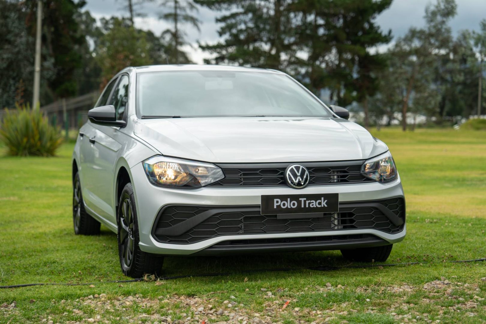 Al Volkswagen Polo Track, se suman las versiones Trendline, Highline y GTS con una actualización en diseño, tecnología y tren motriz. V12MAGAZINE