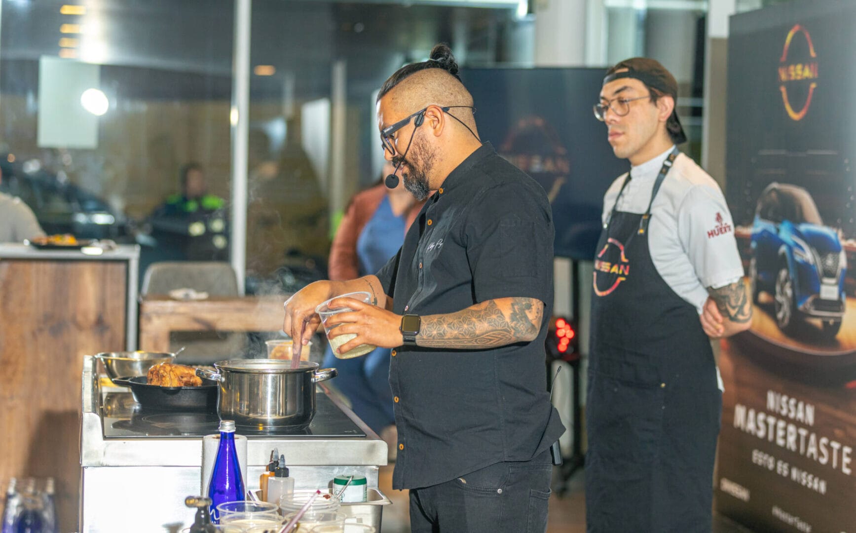 MASTER TASTE NISSAN, UN ENCUENTRO DE SABORES CON LA EXCELENCIA AUTOMOTRIZ V12MAGAZINE Master Taste Nissan es el resultado de la unión entre el deleite de sabores y la excelencia e innovación de Nissan. V12MAGAZINE