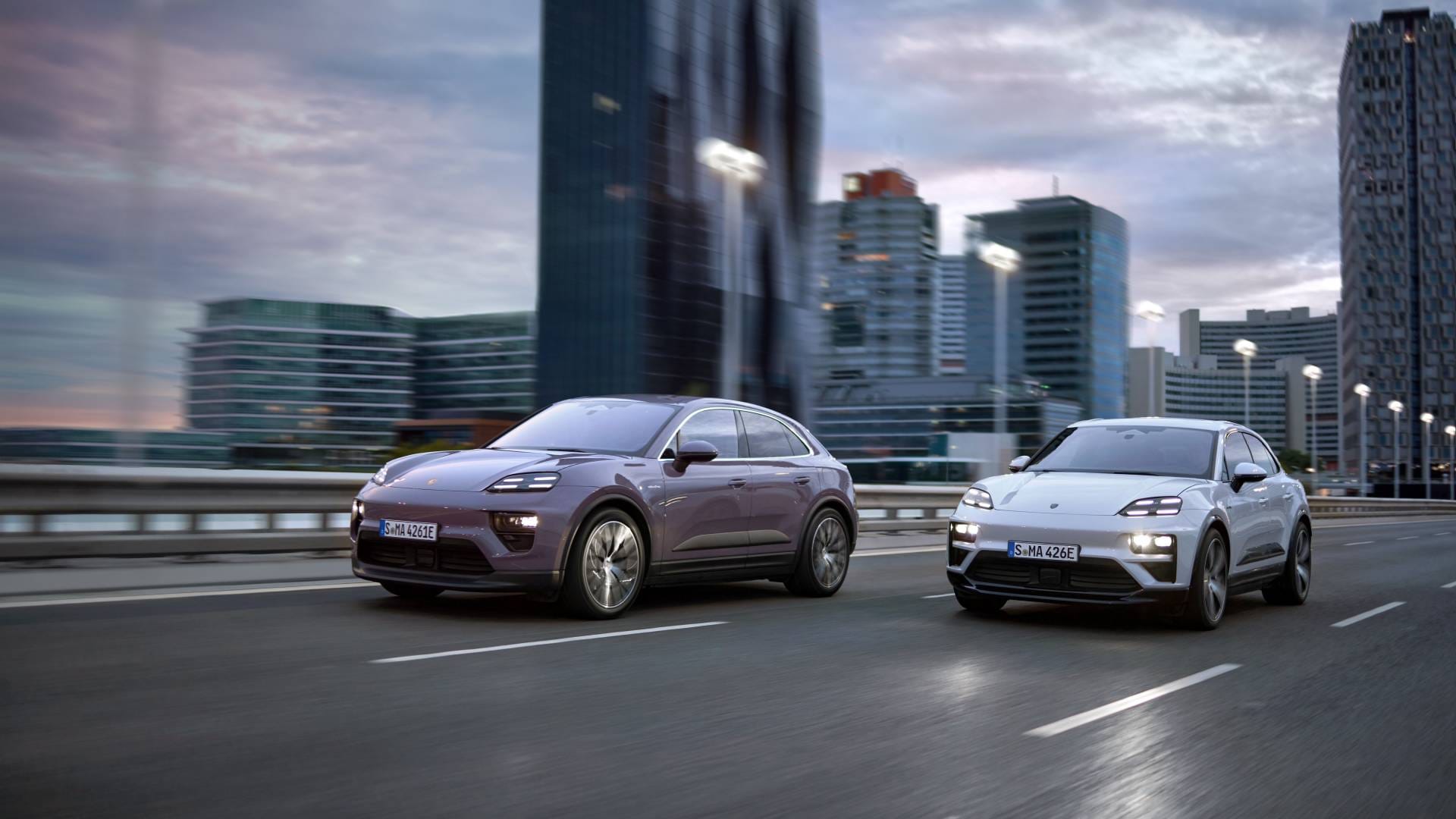 PORSCHE MACAN: 100% SUV, 100% ELÉCTRICO Y UNA AUTONOMÍA DE HASTA 613 KM V12MAGAZINE El Macan eléctrico se presentó en dos versiones con 639 caballos de potencia, nuevo sistema operativo y tecnología de realidad aumentada. V12MAGAZINE