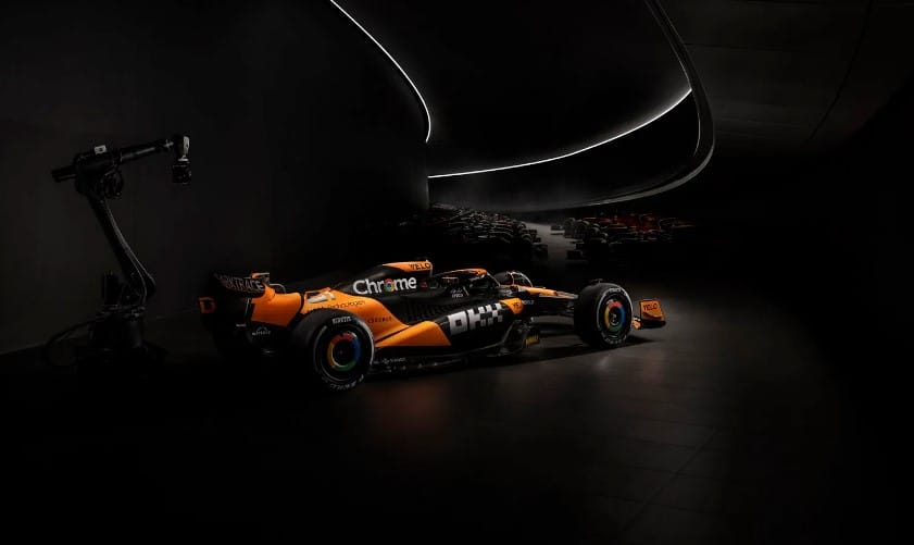 ¿QUÉ TIENE DE NUEVO EL MCLAREN MCL38 PARA LA TEMPORADA 2024 DE FÓRMULA UNO? V12MAGAZINE El McLaren MCL38 busca ser protagonista este año e incorpora elementos favoritos de los fanáticos de papaya y antracita con un toque de cromo. V12MAGAZINE