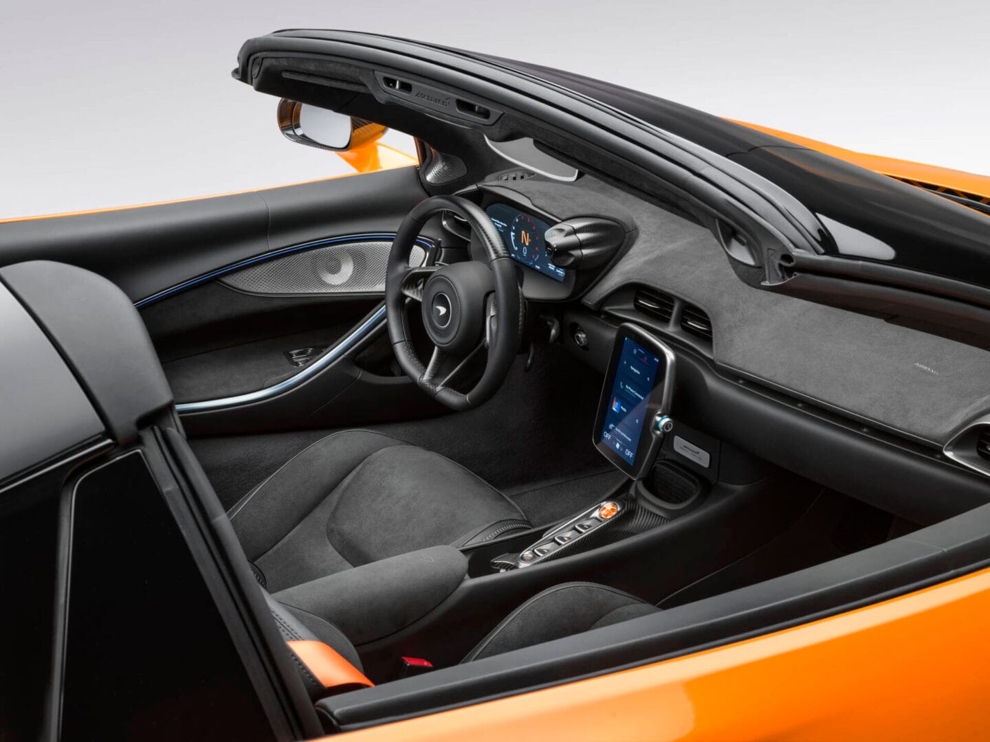 MCLAREN ARTURA SPIDER: EL CONVERTIBLE HÍBRIDO QUE REDEFINE EL RENDIMIENTO EXTREMO CON 700 CABALLOS DE POTENCIA V12MAGAZINE El McLaren Artura Spider equipa un motor V6 de 3.0 litros y junto a un motor eléctrico, pueden acelerar 0-100 km/h en 3,0 segundos. V12MAGAZINE
