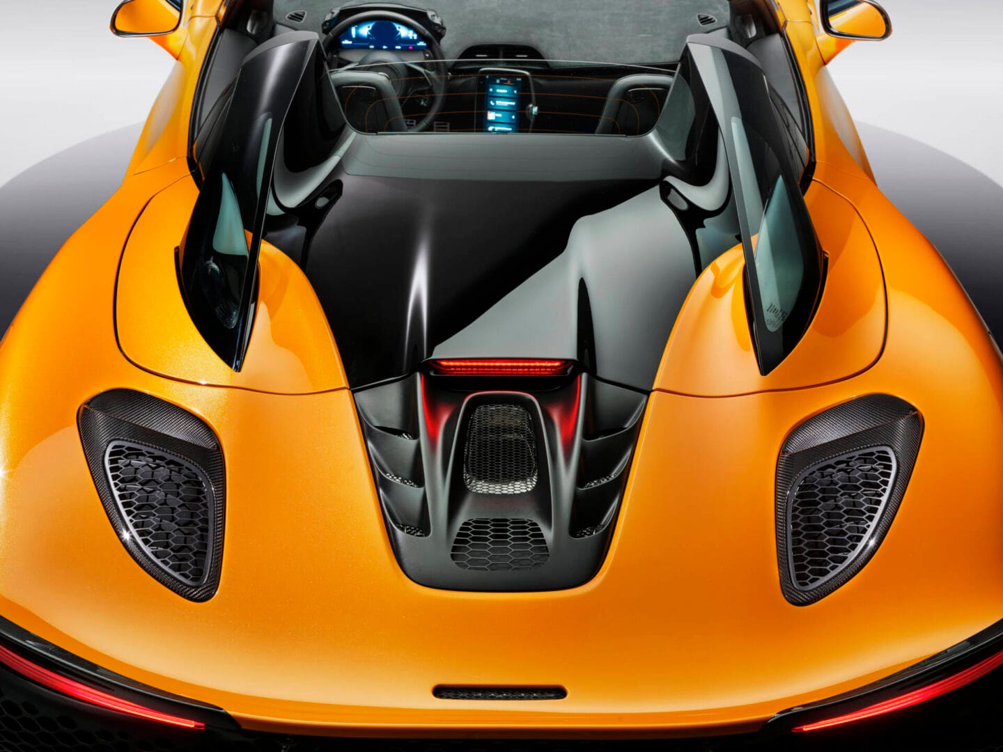 MCLAREN ARTURA SPIDER: EL CONVERTIBLE HÍBRIDO QUE REDEFINE EL RENDIMIENTO EXTREMO CON 700 CABALLOS DE POTENCIA V12MAGAZINE El McLaren Artura Spider equipa un motor V6 de 3.0 litros y junto a un motor eléctrico, pueden acelerar 0-100 km/h en 3,0 segundos. V12MAGAZINE