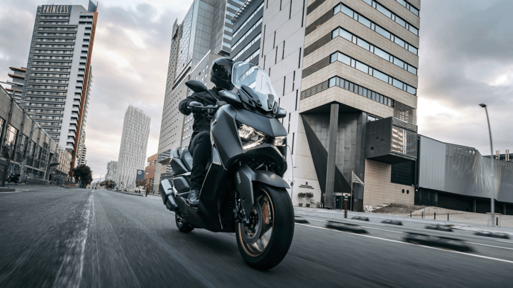 PREMIOS VÍA: RECONOCIMIENTO A LOS VEHÍCULOS MÁS SEGUROS, MEJOR COSTO DE REPARACIÓN Y SERVICIO POSVENTA V12MAGAZINE Los premios Vía también reconoció a la marca de motocicletas que incorpora mayores estándares de calidad y a la ciudad más VIAble. V12MAGAZINE