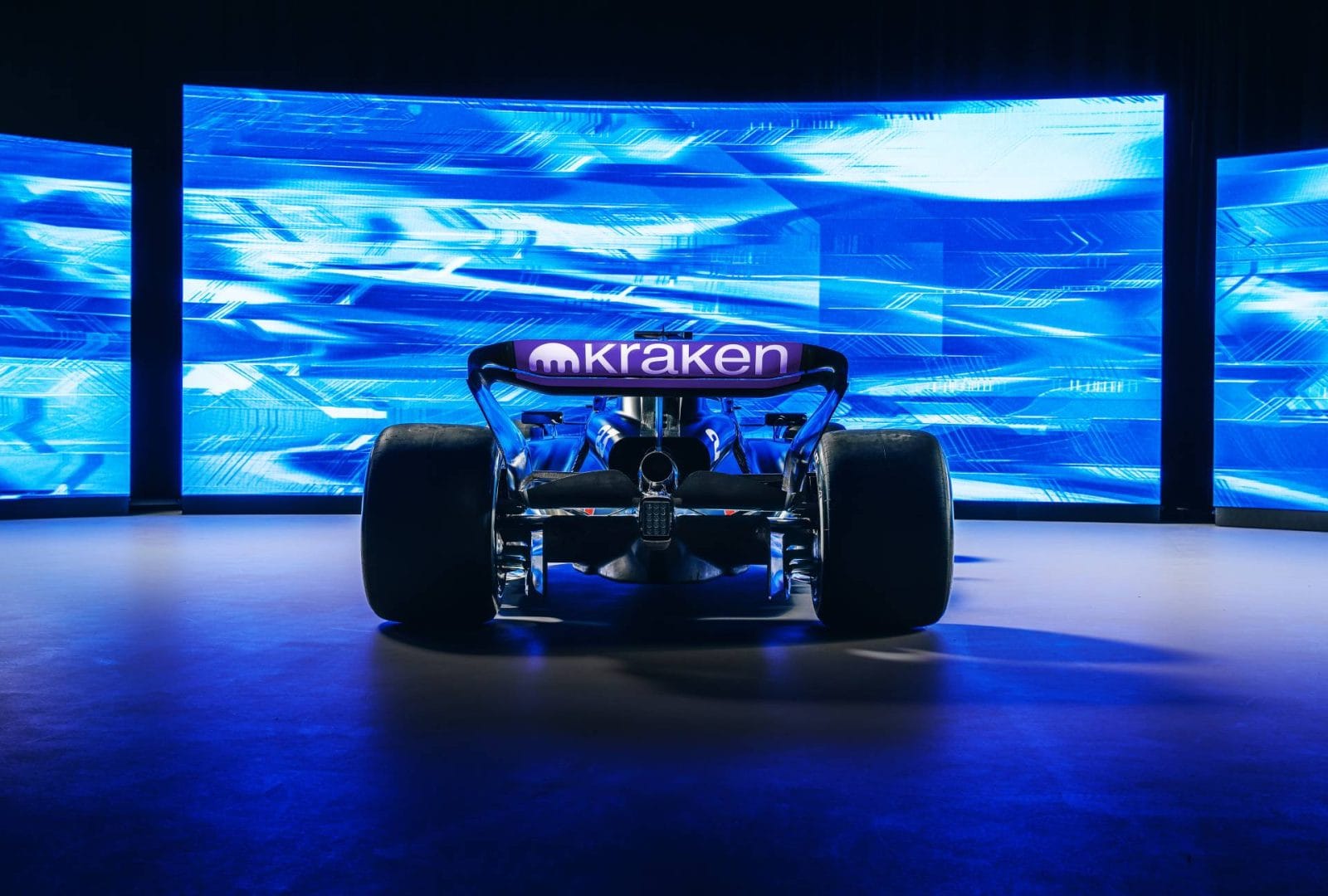WILLIAMS F1 PRESENTA SU REVOLUCIONARIO MONOPLAZA PARA LA TEMPORADA 2024 V12MAGAZINE El equipo británico Williams sorprendió al mundo con el diseño de su nuevo monoplaza, con el que busca recuperar la gloria perdida en la Fórmula 1. V12MAGAZINE