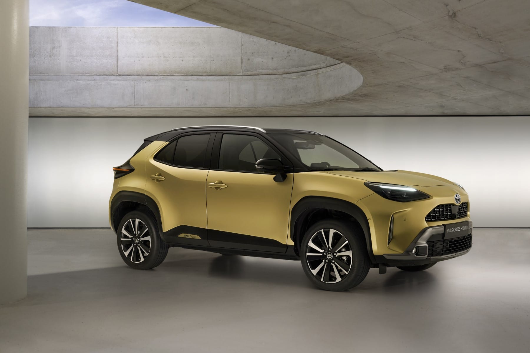 ASÍ ES LA ESTRATEGÍA DE TOYOTA PARA SEGUIR CRECIENDO EN COLOMBIA DURANTE 2024 V12MAGAZINE Toyota, la segunda marca que más vendió en 2023, busca impulsar el sector automotor en Colombia a través de cuatro ejes estratégicos. V12MAGAZINE