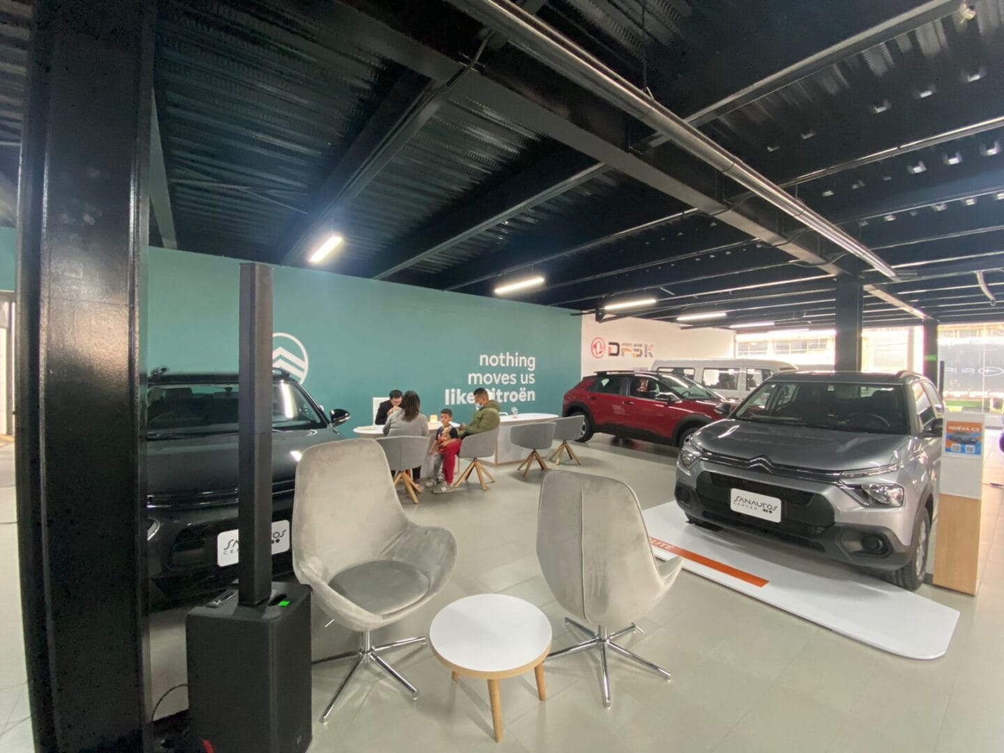 SANAUTOS BOGOTÁ ABRE EN EL SECTOR DE PALOQUEMAO, SU PRIMER CONCESIONARIO MULTIMARCA V12MAGAZINE El concesionario Sanautos, líder en la comercialización de Renault, amplía su portafolio con cinco reconocidas marcas de vehículos bajo su concepto Sanautos Center. V12MAGAZINE