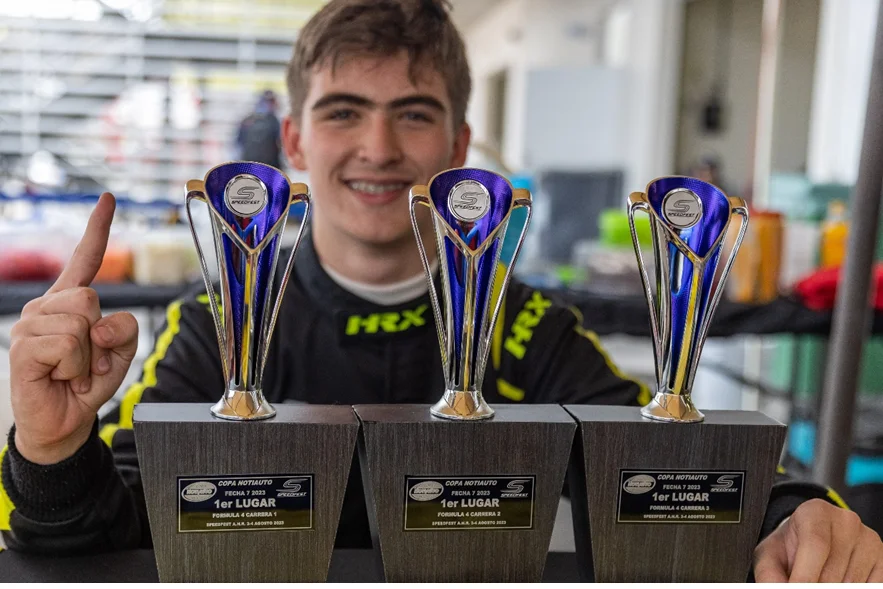 PEDRO JUAN MORENO RECIBE UN PRESTIGIOSO RECONOCIMIENTO POR SU ESTUPENDA TEMPORADA 2023 V12MAGAZINE A Pedro Juan Moreno le llegan buenas noticias, fue exaltado en la ceremonia de premiación de la FIA y, ahora, se suma a la Escudería Telmex. V12MAGAZINE