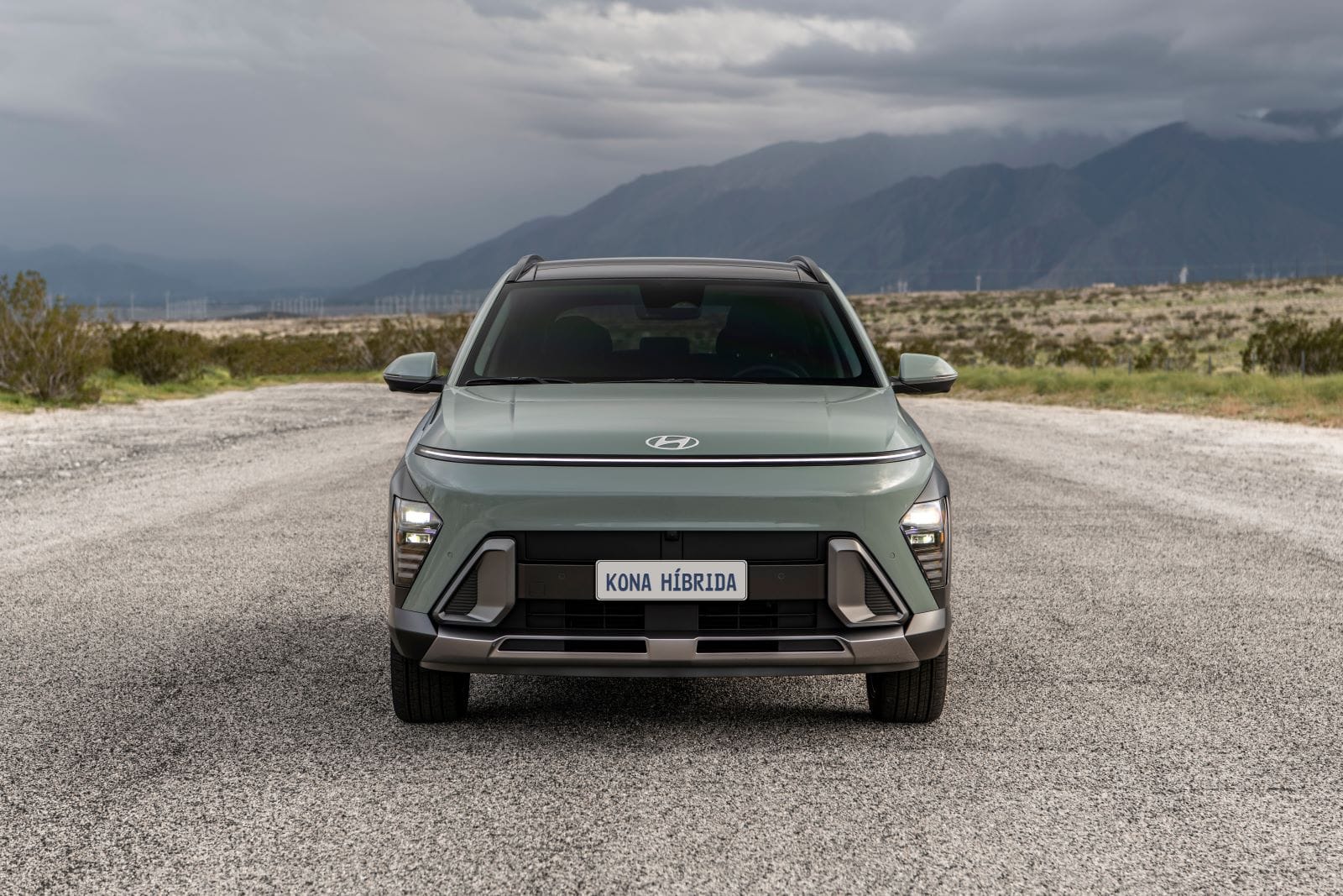 HYUNDAI KONA HÍBRIDA: POTENCIA, DISEÑO Y SOSTENIBILIDAD EN UN VEHÍCULO DE DISEÑO SORPRENDENTE V12MAGAZINE Hyundai Kona Híbrida 2024 se presentó oficialmente en el país. ¿Qué novedades trae consigo? ¿Cómo se posiciona frente a la competencia? Acompáñanos en este recorrido por las características y detalles de la Hyundai Kona Híbrida 2024 V12MAGAZINE