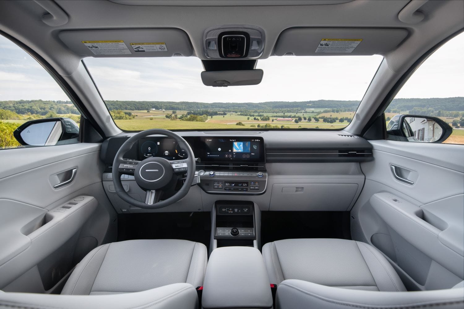 HYUNDAI KONA HÍBRIDA: POTENCIA, DISEÑO Y SOSTENIBILIDAD EN UN VEHÍCULO DE DISEÑO SORPRENDENTE V12MAGAZINE Hyundai Kona Híbrida 2024 se presentó oficialmente en el país. ¿Qué novedades trae consigo? ¿Cómo se posiciona frente a la competencia? Acompáñanos en este recorrido por las características y detalles de la Hyundai Kona Híbrida 2024 V12MAGAZINE