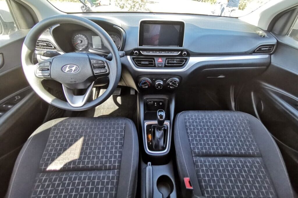 EL HYUNDAI HB20 GANA EL PREMIO AL MEJOR CARRO DE LAS AMÉRICAS POR PARTE DE LA FIPA V12MAGAZINE El Hyundai HB20 se destaca por ser desarrollado cumpliendo las necesidades de uso y transporte de los compradores de la región. V12MAGAZINE