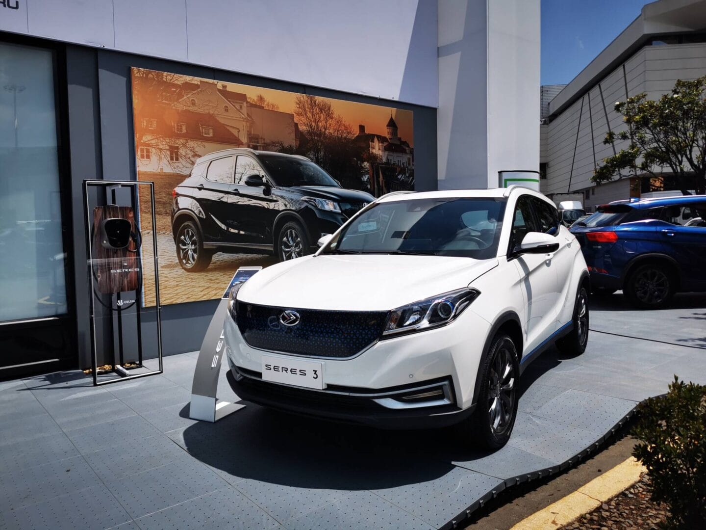 AUTOCAR FEST 2024: EXPLORA EL LUJO Y LAS TECNOLOGÍAS DE VANGUARDIA EN UNICENTRO BOGOTÁ V12MAGAZINE El Autocars Fest 2024, organizado por Inchcape Colombia, reúne a Mercedes-Benz, Land Rover, Subaru y la marca eléctrica Seres. V12MAGAZINE
