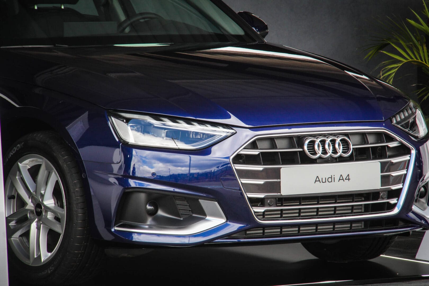 AUDI TAMBIÉN EXPONE SUS BUENOS RESULTADOS EN FEBRERO V12MAGAZINE Audi continúa creciendo en el mercado y alcanza un crecimiento de 74,63% en febrero, comparado con los resultados del año pasado. V12MAGAZINE