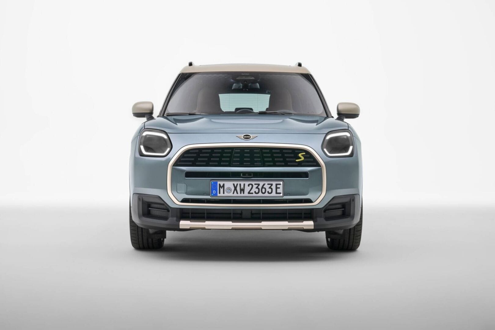 MINI COUNTRYMAN S ALL4 FAVOURED: UN ICONO DE ESTILO Y RENDIMIENTO AHORA EN COLOMBIA. ESTAS SON SUS CARACTERÍSTICAS V12MAGAZINE El nuevo MINI Countryman S All4 Favoured crece en medidas de su carrocería, con nuevo diseño y nuevos aditamentos. V12MAGAZINE