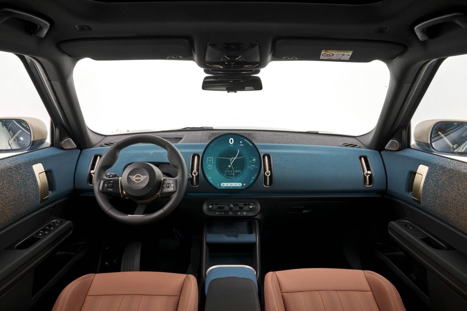 MINI COUNTRYMAN S ALL4 FAVOURED: UN ICONO DE ESTILO Y RENDIMIENTO AHORA EN COLOMBIA. ESTAS SON SUS CARACTERÍSTICAS V12MAGAZINE El nuevo MINI Countryman S All4 Favoured crece en medidas de su carrocería, con nuevo diseño y nuevos aditamentos. V12MAGAZINE