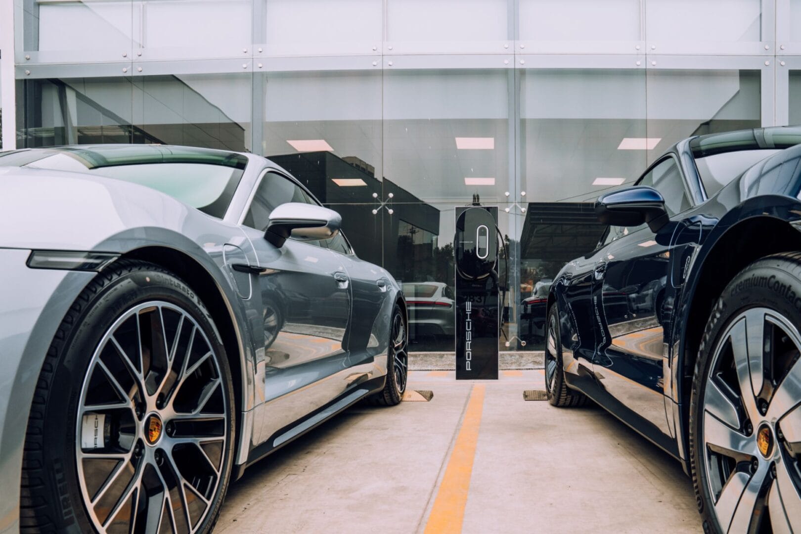 DESTINATION PORSCHE: EL NUEVO PUNTO DE ENCUENTRO DE LA DEPORTIVIDAD EN BOGOTÁ V12MAGAZINE Colombia se convierte en uno de los primeros países en Latinoamérica que contará con un “Destination Porsche”. V12MAGAZINE