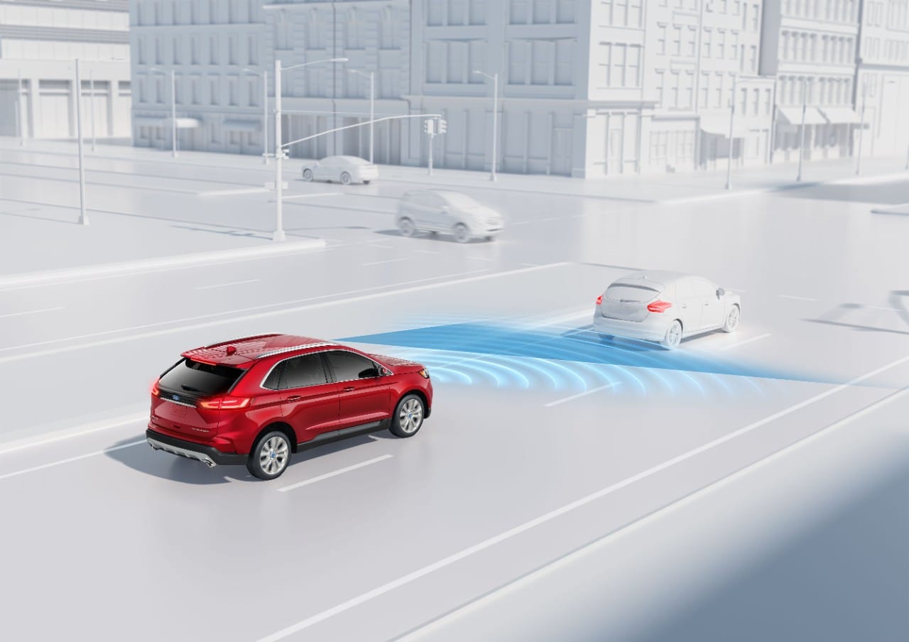 TRES TECNOLOGÍAS QUE DEBERÍA TENER SU VEHÍCULO PARA DISFRUTAR DE UN VIAJE POR CARRETERA V12MAGAZINE Ford Motor Colombia comparte tres tecnologías importantes para viajar: asistencias de conducción, entretenimiento, y seguridad. V12MAGAZINE