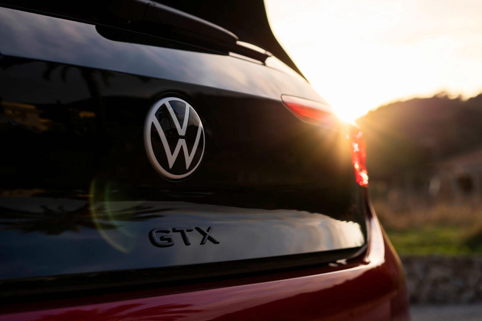 ID.3 GTX Y EL ID.7 GTX TOURER: DOBLE ESTRENO MUNDIAL DE VOLKSWAGEN. AQUÍ LOS DATOS DE LOS DOS DEPORTIVOS ELÉCTRICOS V12MAGAZINE EL ID.3 GTX la versión tope de gama del ID.3 tiene el motor más potente de Volkswagen y el ID.7 GTX Tourer: prestaciones y gran espacio de carga. V12MAGAZINE