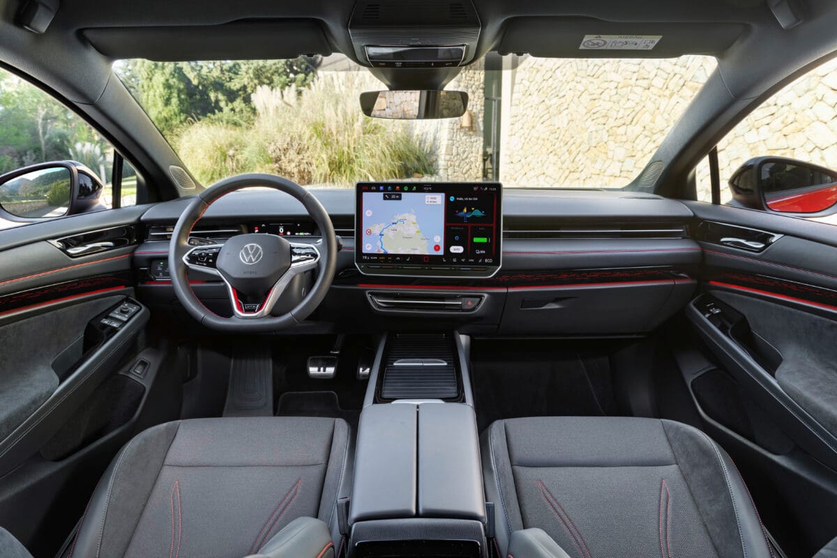 ID.3 GTX Y EL ID.7 GTX TOURER: DOBLE ESTRENO MUNDIAL DE VOLKSWAGEN. AQUÍ LOS DATOS DE LOS DOS DEPORTIVOS ELÉCTRICOS V12MAGAZINE EL ID.3 GTX la versión tope de gama del ID.3 tiene el motor más potente de Volkswagen y el ID.7 GTX Tourer: prestaciones y gran espacio de carga. V12MAGAZINE