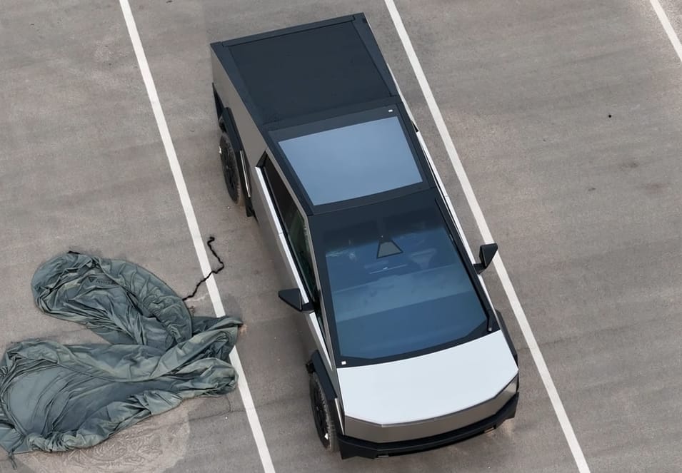 TESLA CYBERTRUCK: EL VEHÍCULO CON EL PARABRISAS MÁS GRANDE DEL MUNDO V12MAGAZINE El Tesla Cybertruck incorpora un gigantesco parabrisas que mide 1,80 metros de longitud y 1,75 de anchura, con una superficie de 3 m2. V12MAGAZINE